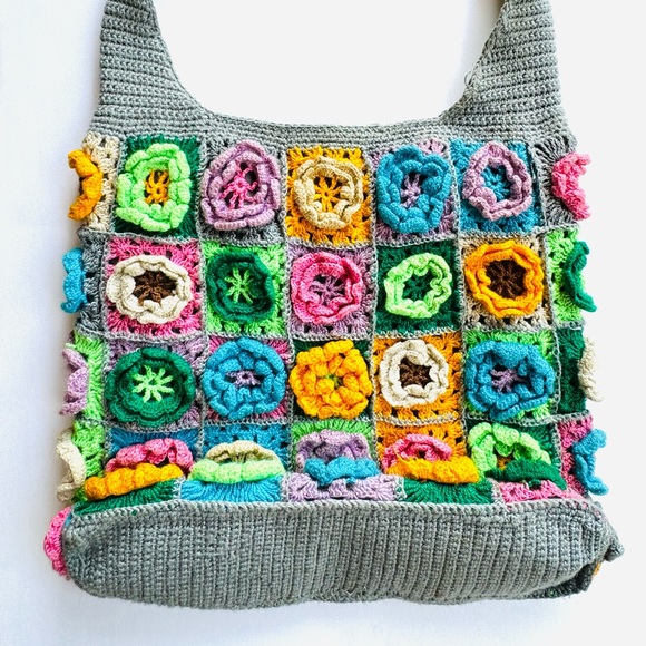 Handmade Crochet Floral Big Tote Bag. - Picture 4 of 4